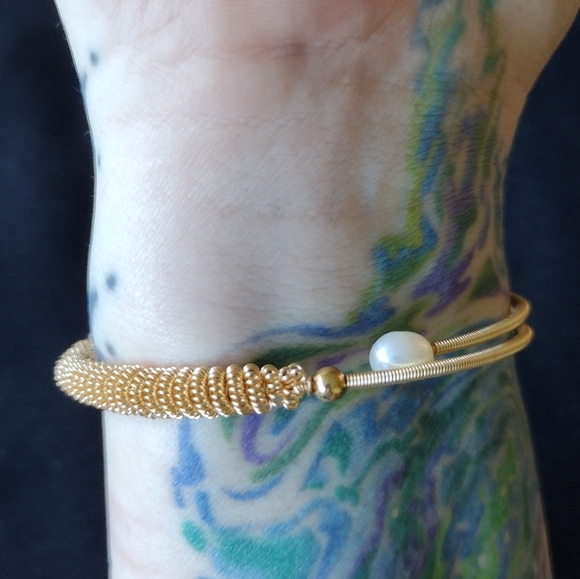 Gold Wire and Purple Stone Bracelet Adjustable NWOT - Picture 8 of 10